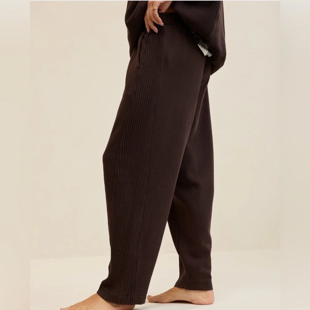 Aerie Oh Snap! Barrel sweatpant deep earth - Picture 1 of 4